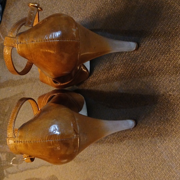 BCBGirls Tan Peep Toe Heels Size 7.5   Size 38 - Picture 3 of 6